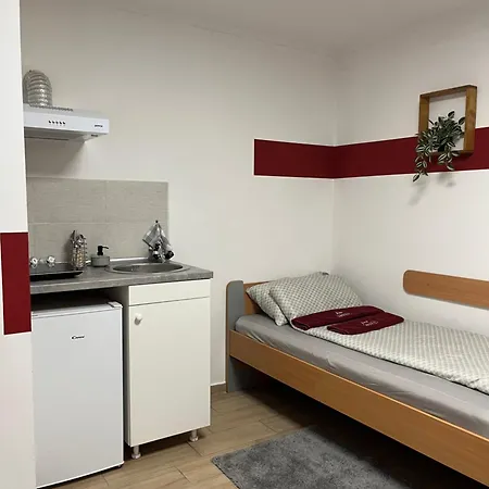 'monas' Mini Sombor