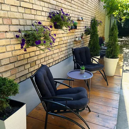 'monas' Mini アパート ソンボル